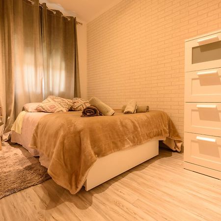 Apartamento Reisol Apartment กาสเตย์เดเฟลส์ ภายนอก รูปภาพ